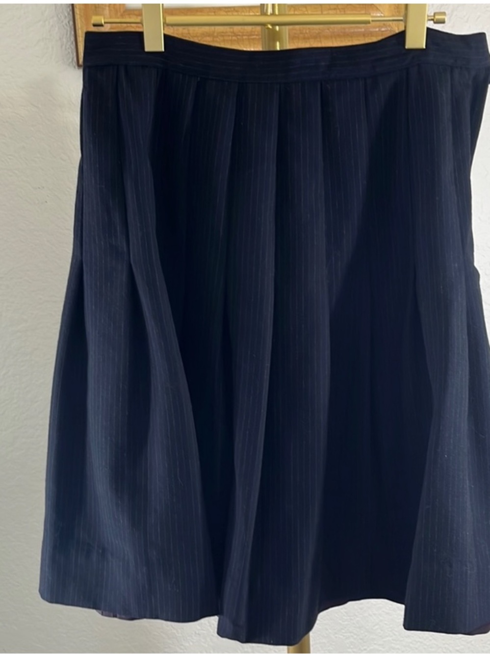 Burberry pleated Navy pinstripes skirt with Black Lining